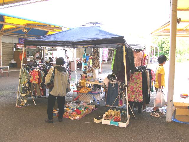 fleamarket16.jpg