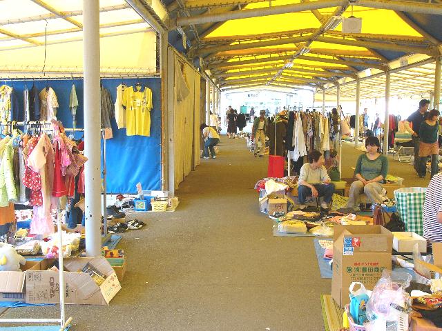 fleamarket18.jpg