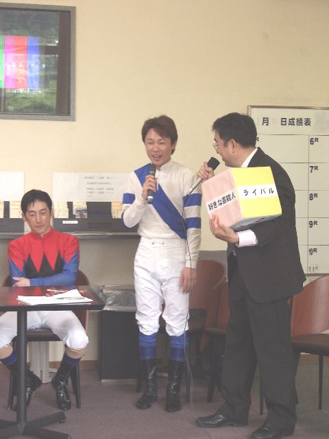 fan_jockey090.jpg