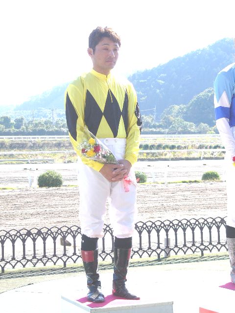 fukuyamajockey28.jpg