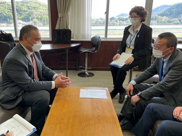 テヴィタ・スカ・マンギシ大使、東谷事務局長